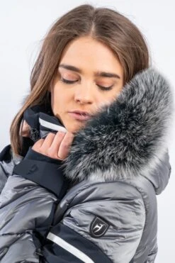 TONI SAILER SHADOWFOX SNOWTOP FUR COLLAR 109902F 12 TONI SAILER SHADOWFOX SNOWTOP FUR COLLAR 109902F -Sci Attrezzatura Negozio toni sailer shadowfox snowtop fur collar 109902f 4